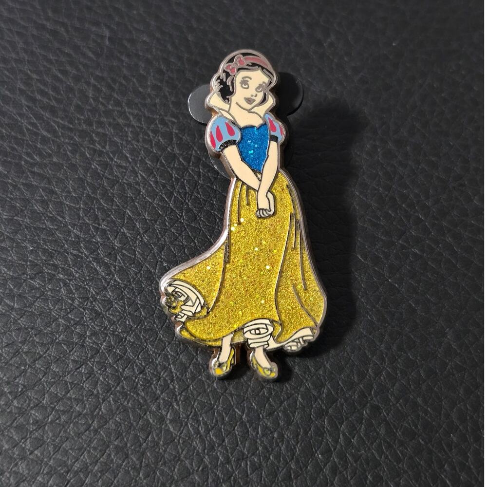 Disney Snow White Glitter Sparkle Princess Trading Pin Yellow Blue